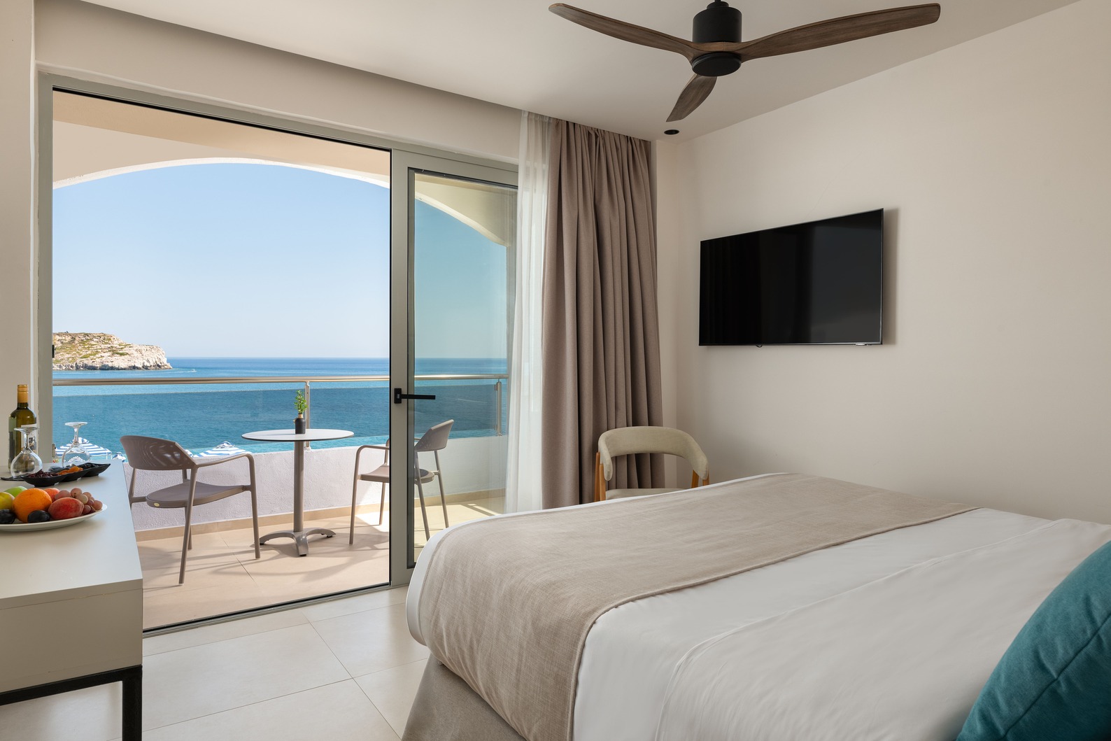 PRL Premium Deluxe Front Sea View 11 20
