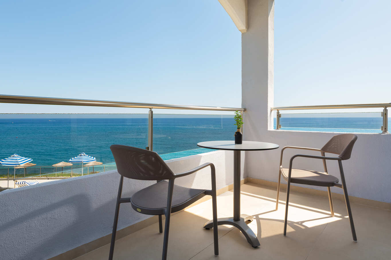 PRL Premium Deluxe Front Sea View 4 18