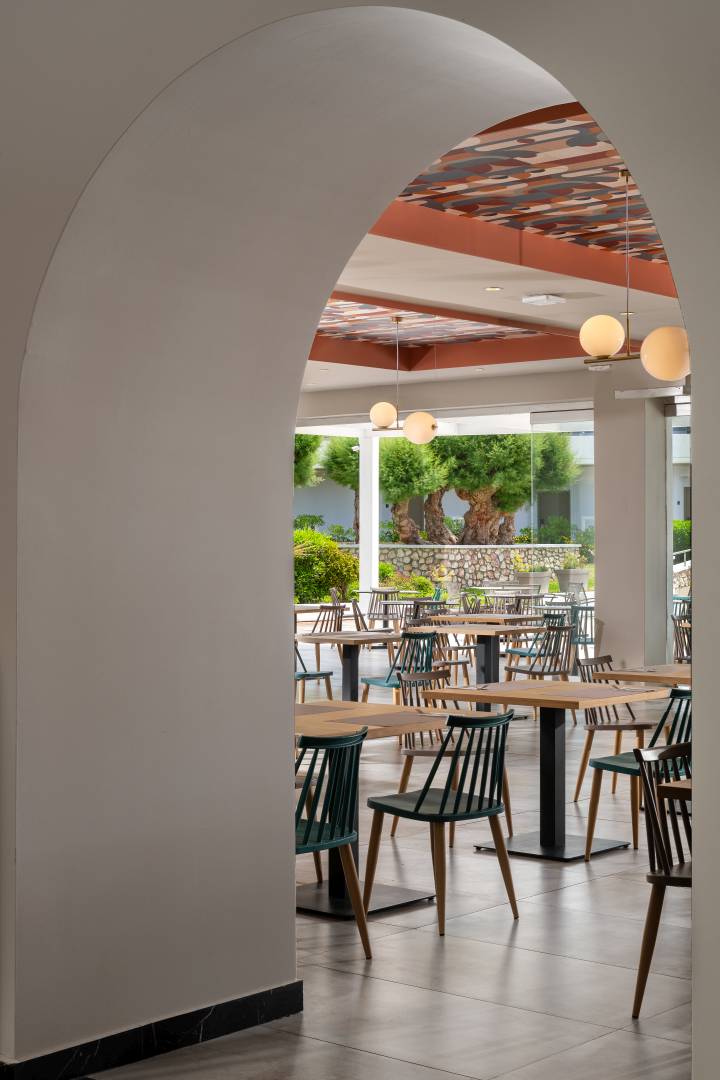 PRL Main Restaurant 4